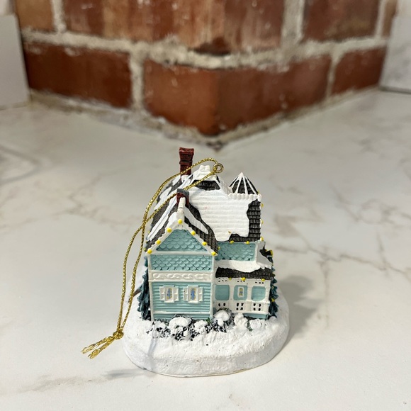 Thomas Kinkade Winter Memories Illuminated Ornament Victorian Christmas II 2000 - Picture 3 of 6